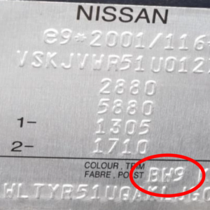 Nissan lakk kode Nissan